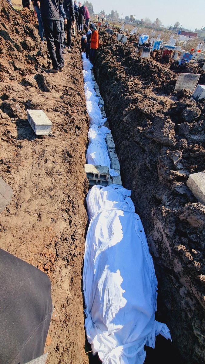 Bodies of 1126 Syrians who died in Antakya were handed over to Syrian authorities at the border gate. Number is expected to increase. Acc to official figures, death toll in Syria is 3500, but this number does not include unregistered burials. Actual figure is much larger